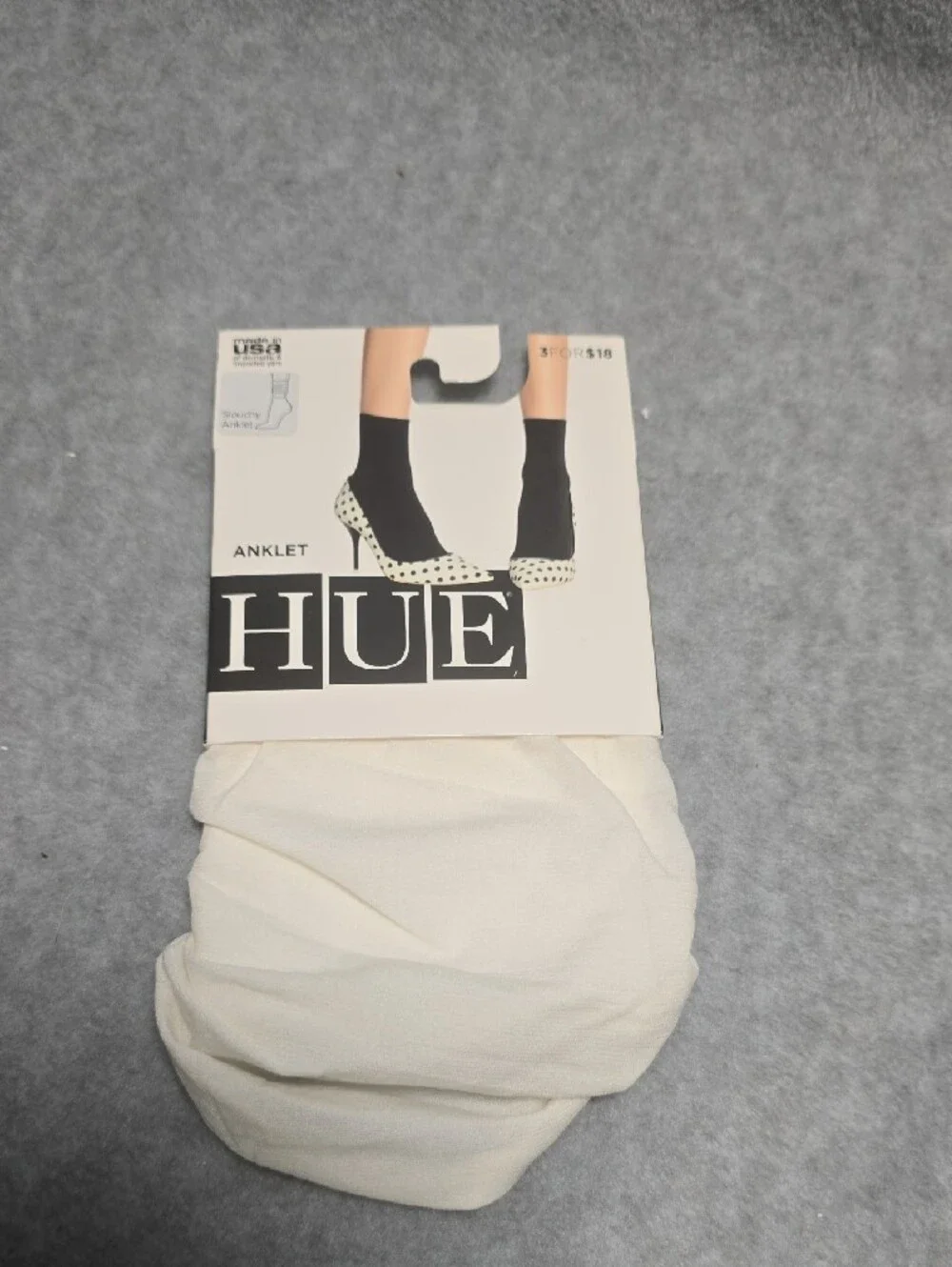 HUE Hosiery and Simply Vera Sock Set in Black, Gray, White